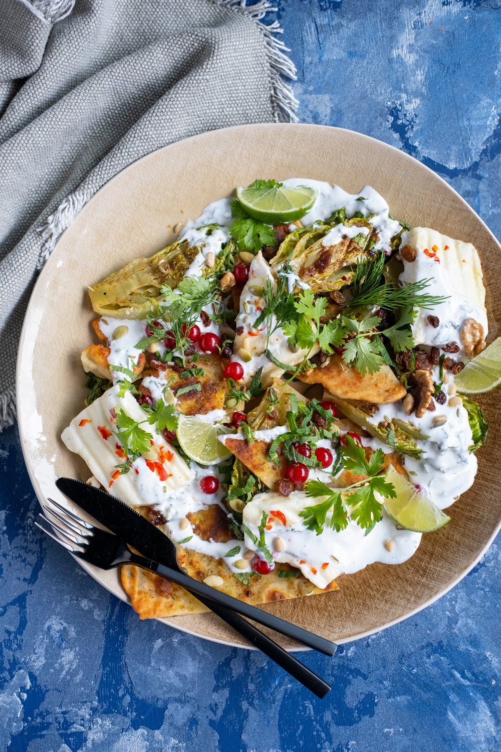 Flatbread met halloumi en gegrilde sla