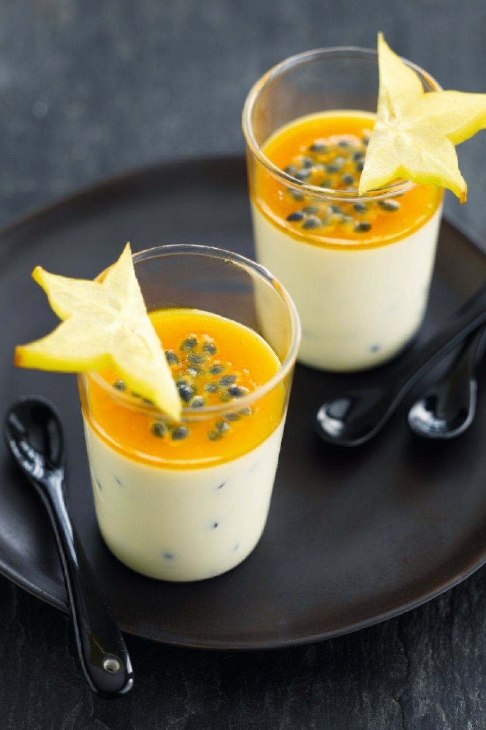 Panna cotta van passievrucht