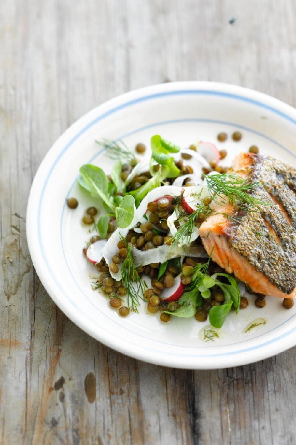 Linzensalade met zalm