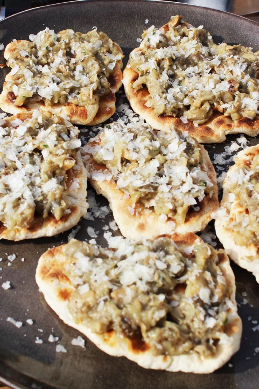 Mini-pizza’s met auberginekaviaar