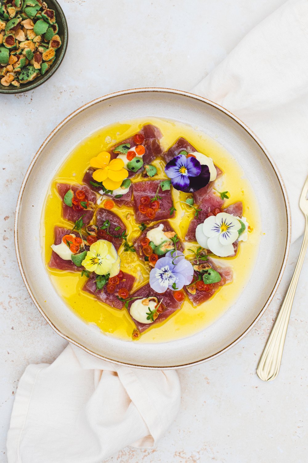 Tonijn crudo met wasabi en zalmeitjes