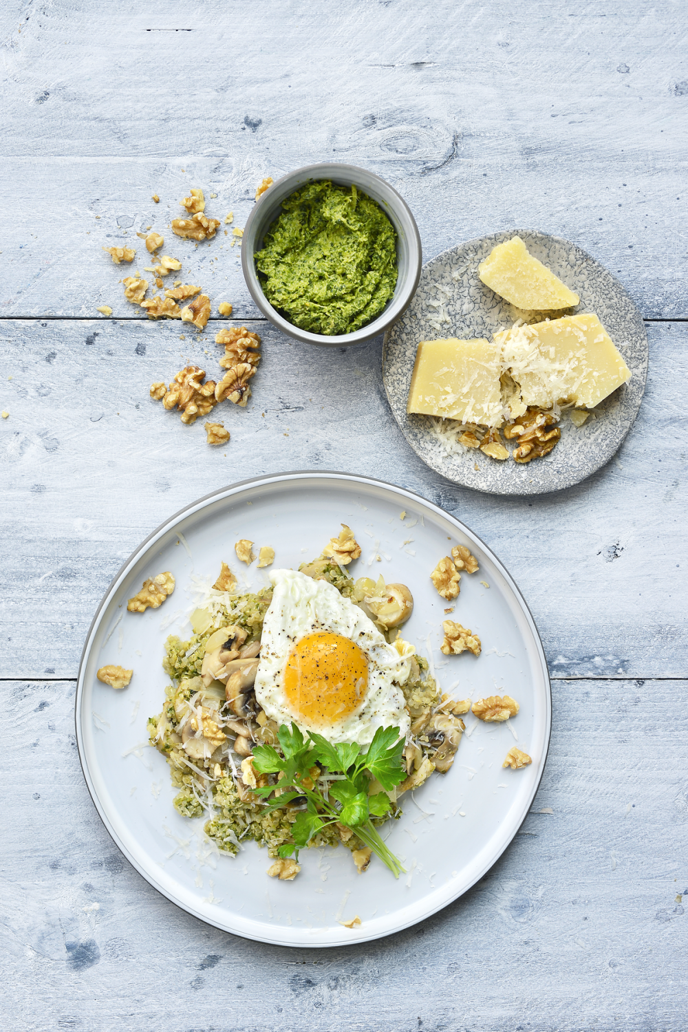 Quinoa met pesto en een eitje