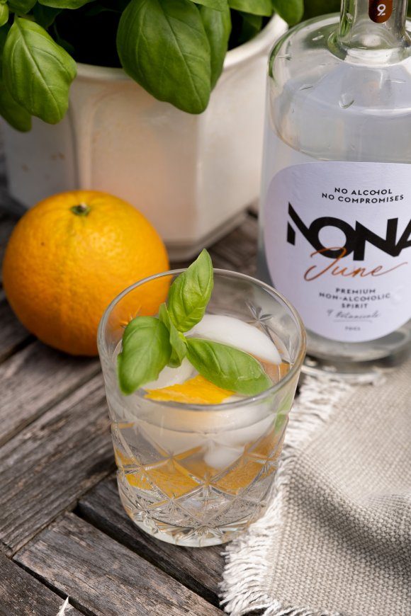 Nona & Tonic