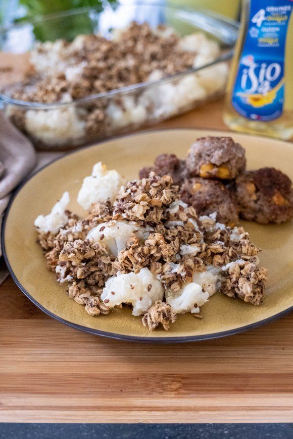 Bloemkoolcrumble met albondigas van lamsvlees