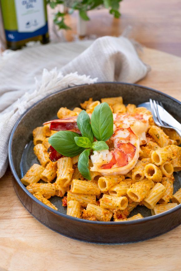 Pasta met tomatentapenade en gamba’s