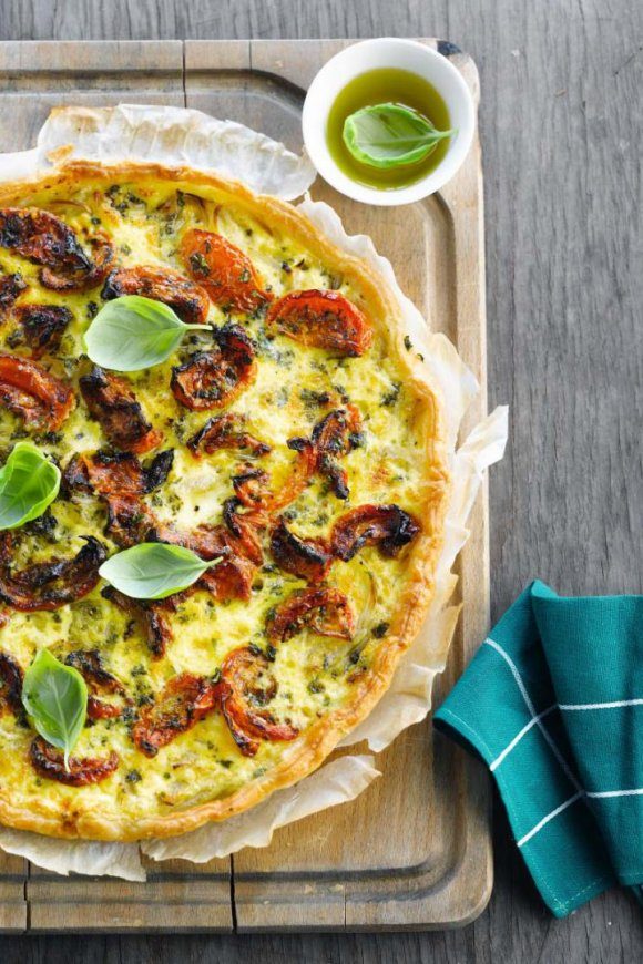 Quiche met zongedroogde tomaten en uien