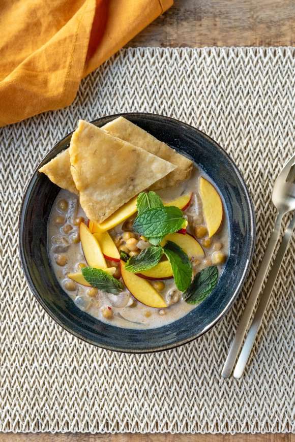 Indiase curry met kikkererwten en nectarine