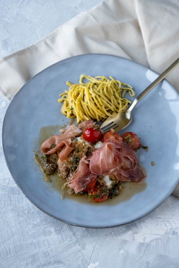 Kalfsvlees met parmaham en pasta