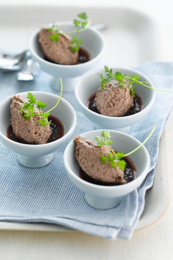 Mousse van kwartel met pruimencompote