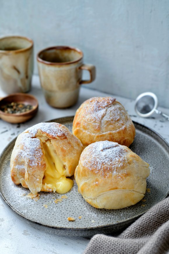 Appelbollen met witte chocolade en vanillevla