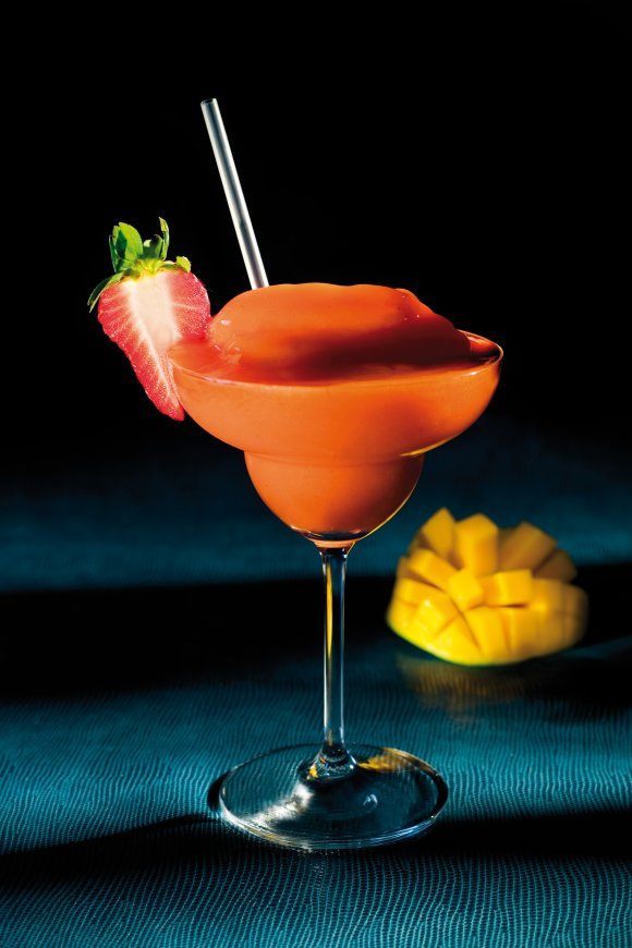 Frozen strawberry mango daiquiri