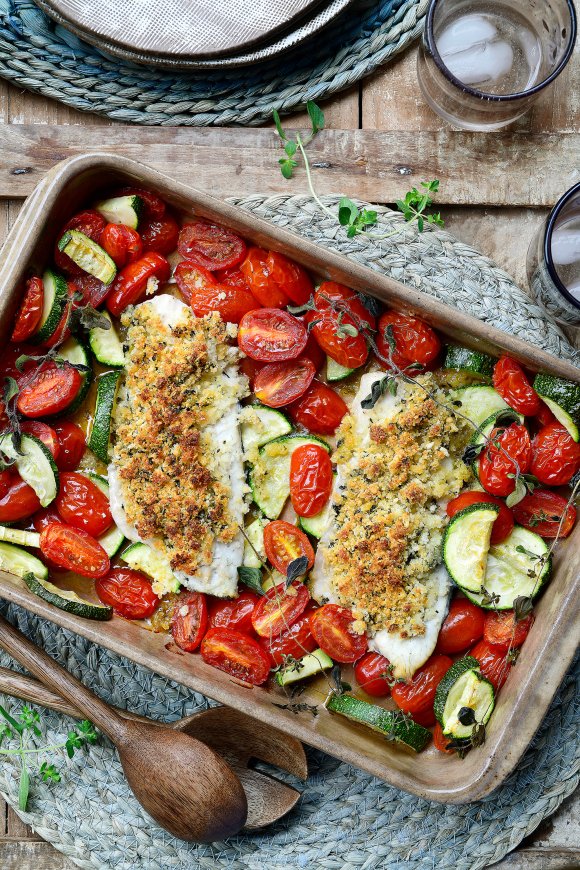 Zeebaars met Parmezaankorst, geroosterde tomaten en courgette