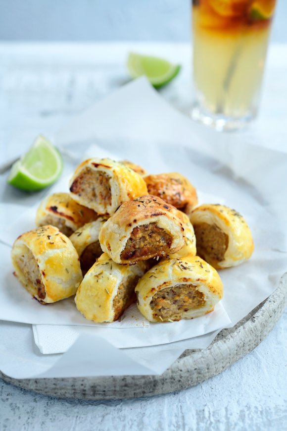 Kippenworstenbroodjes met honing-mosterd