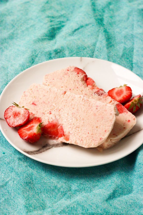 Semifreddo met aardbeien