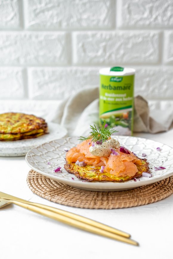 Avocadobrood met kruidenkaas en zalm