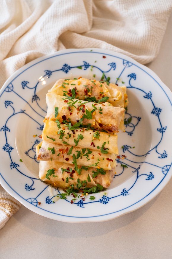 Hot honey halloumi springrolls