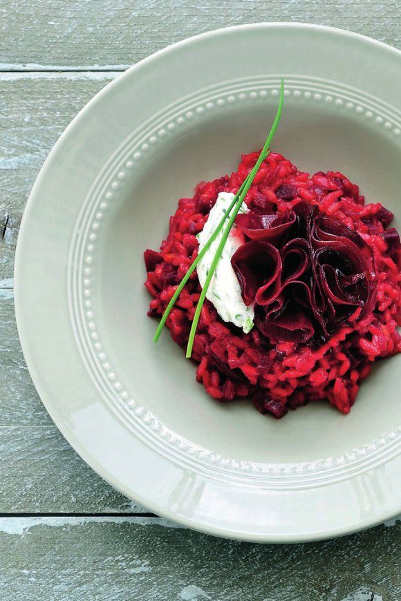 Risotto van rode biet met geitenkaas en bieslook