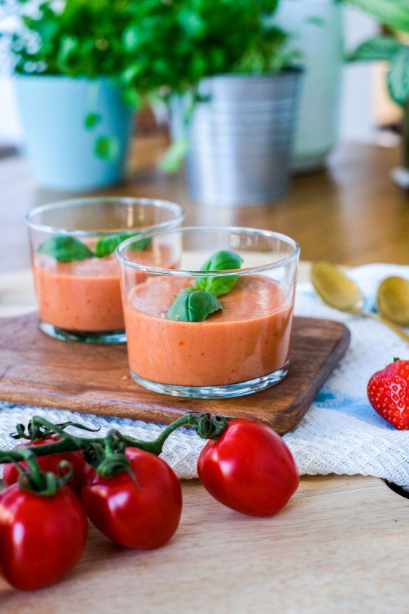 Gazpacho met aardbeien en geitenkaas