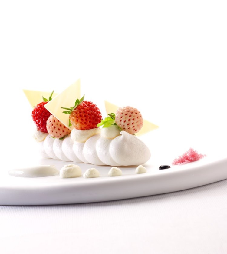 Meringue met aardbeien