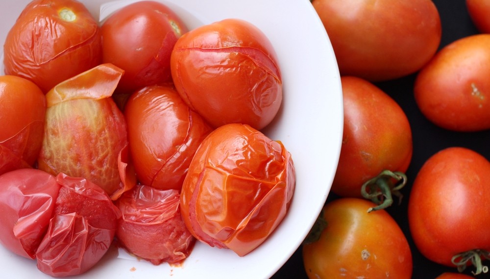 Tomaten pellen