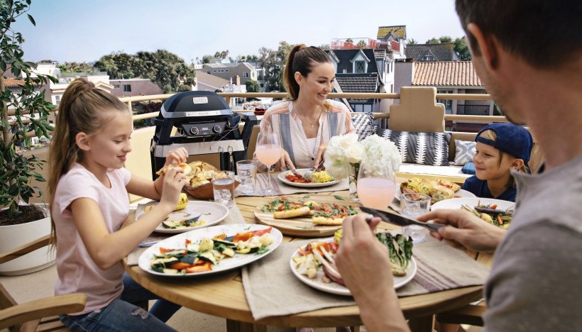 Zo kan je zorgeloos barbecueën op een terras, balkon of in een kleine tuin